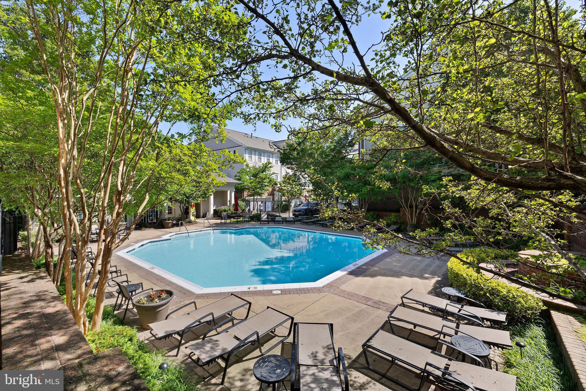 HIGH POINT AT JEFFERSON PARK - Residential