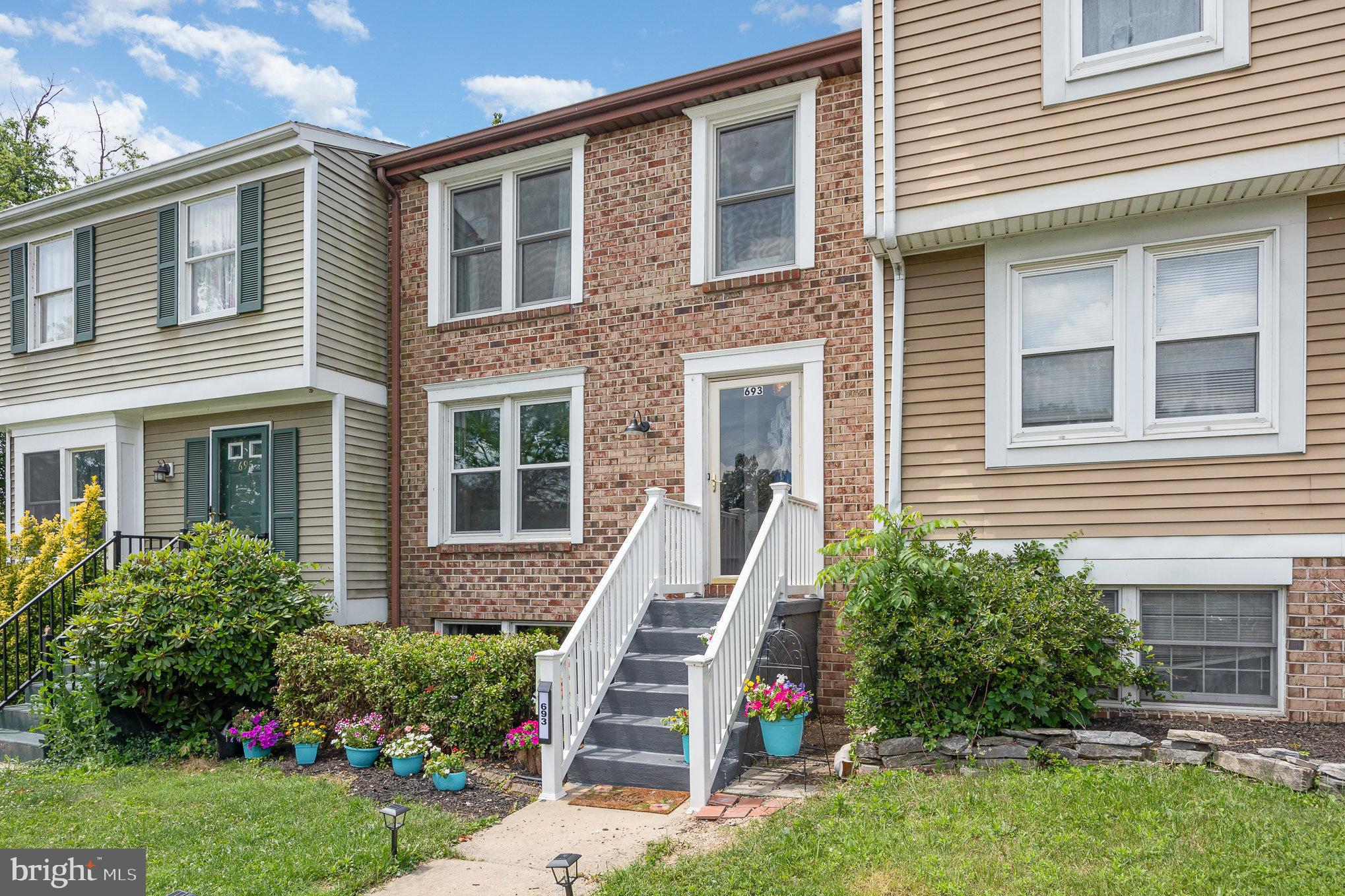 693 S 82ND STREET