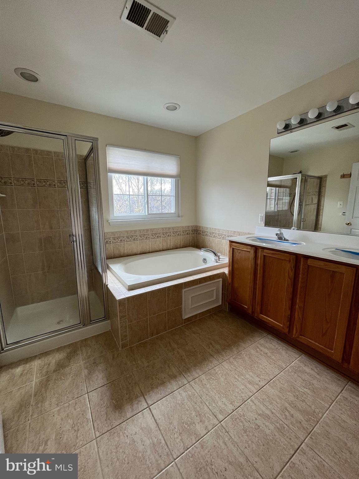 MAGRUDERS OVERLOOK - Residential