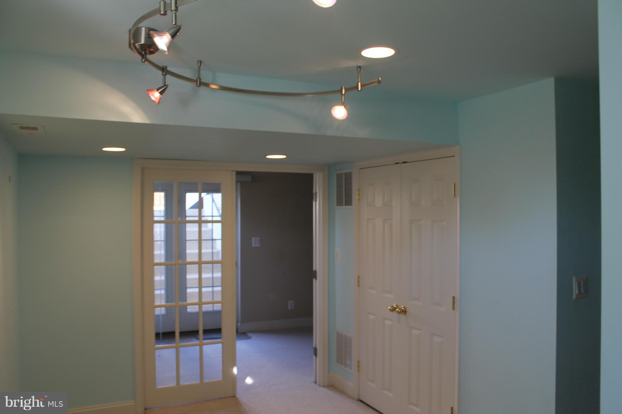 CASCADES - Residential Lease