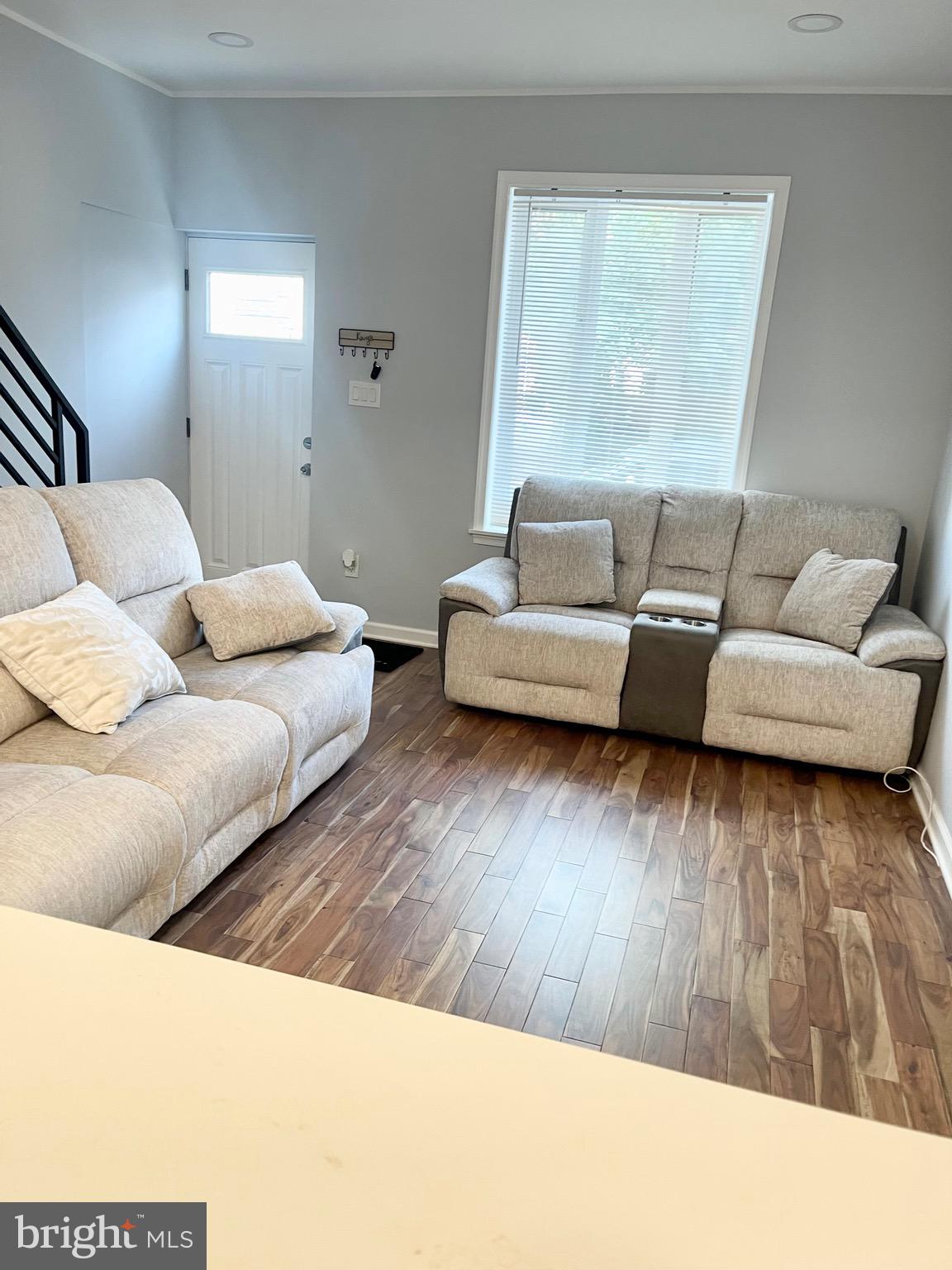 PORT RICHMOND - Residential Lease