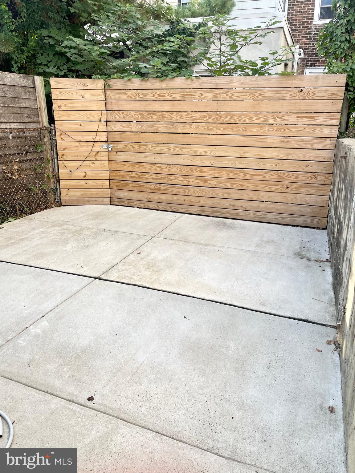 PORT RICHMOND - Residential Lease