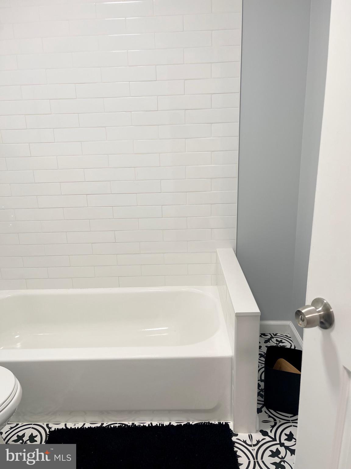 PORT RICHMOND - Residential Lease