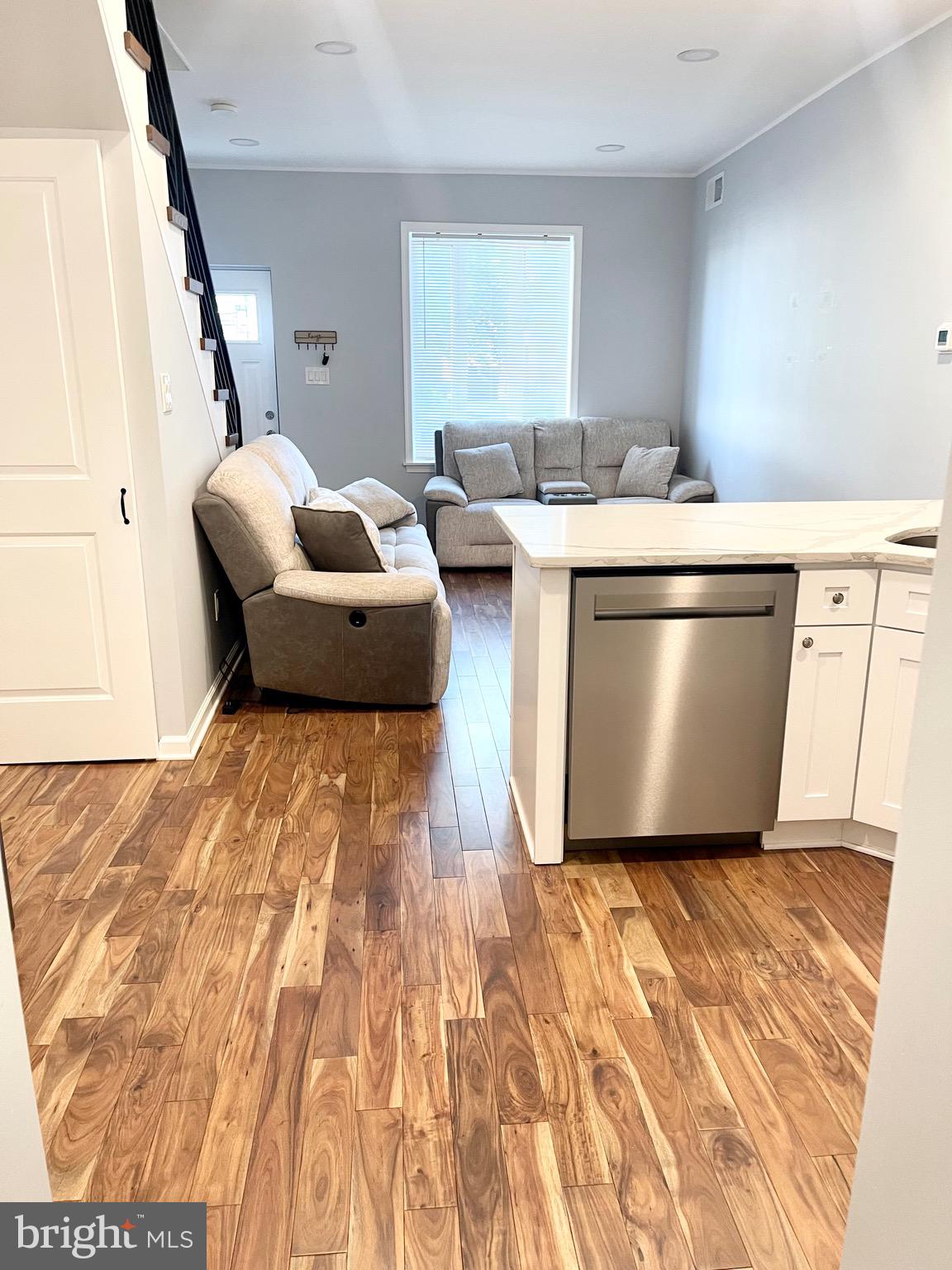 PORT RICHMOND - Residential Lease