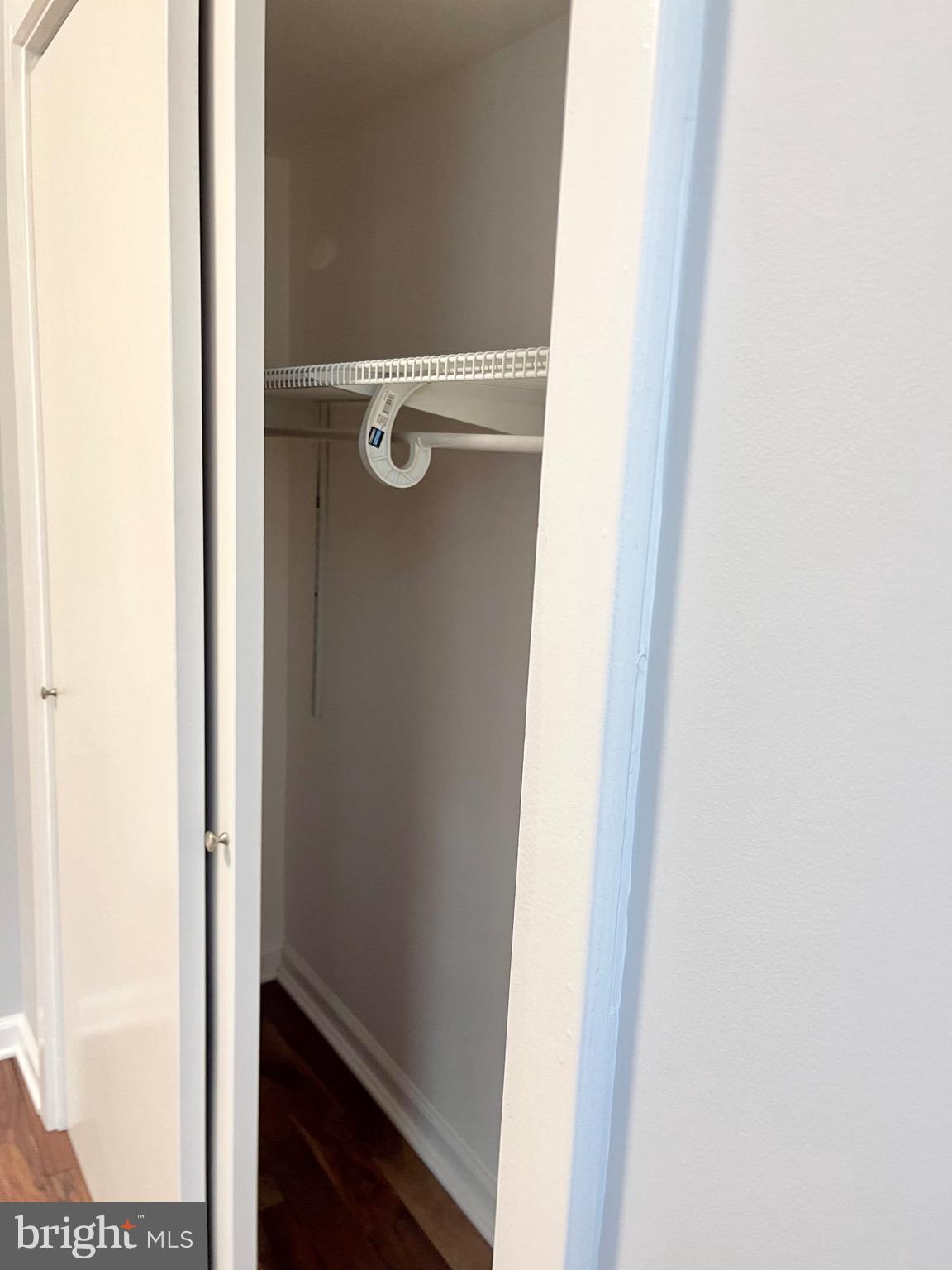 PORT RICHMOND - Residential Lease