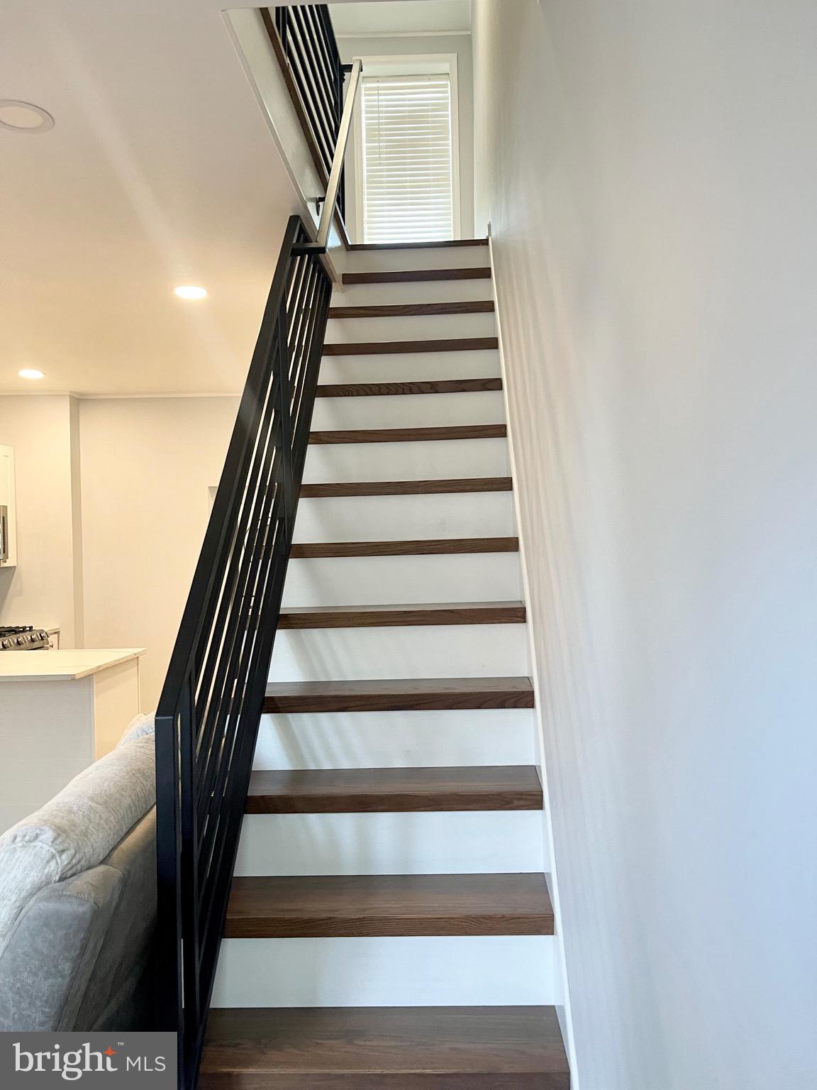 PORT RICHMOND - Residential Lease