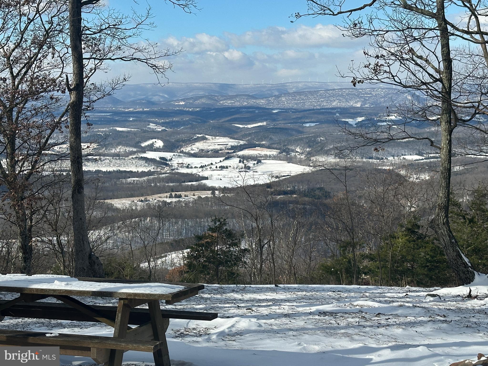BLUFFS ON THE POTOMAC - Land