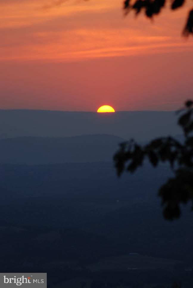 BLUFFS ON THE POTOMAC - Land