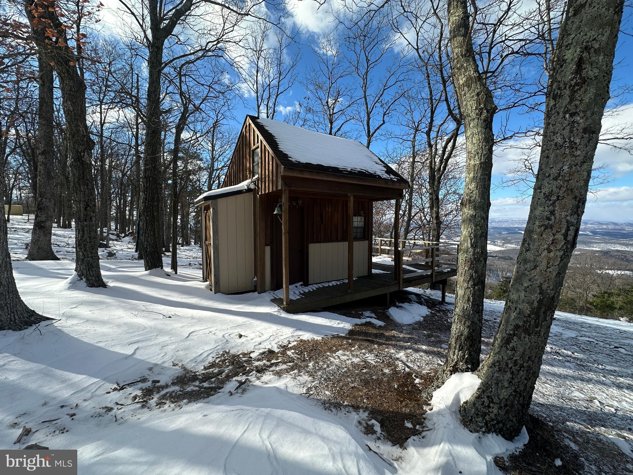 BLUFFS ON THE POTOMAC - Land