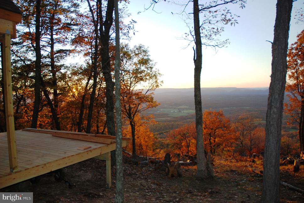 BLUFFS ON THE POTOMAC - Land