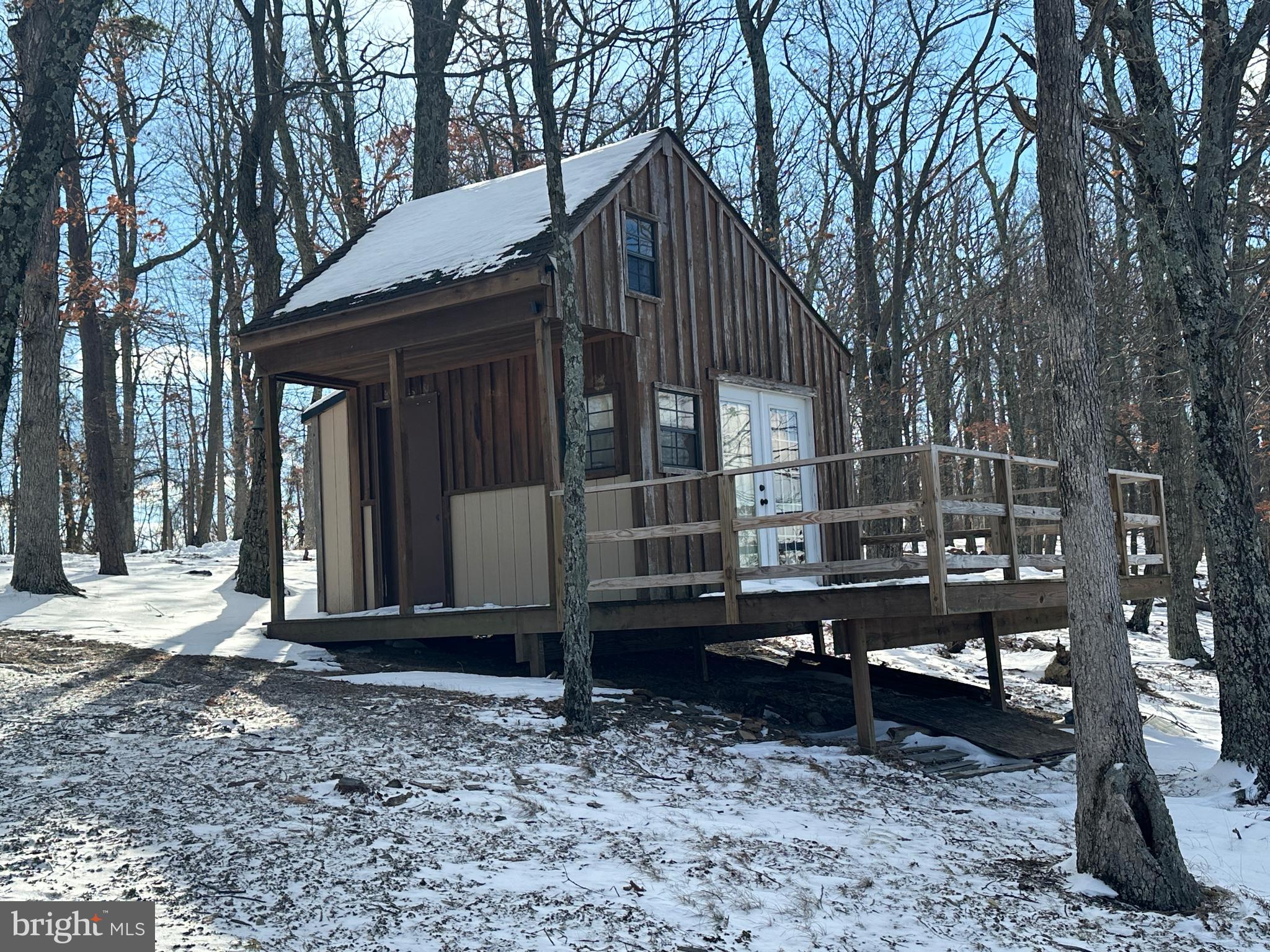 BLUFFS ON THE POTOMAC - Land