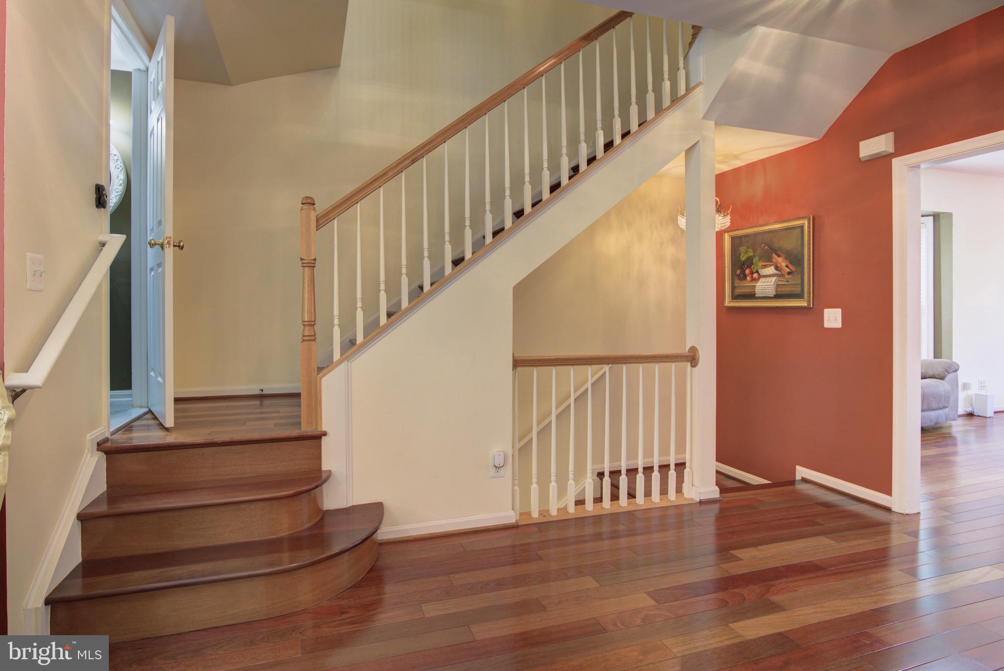 LOUDOUN PARKWAY CENTER - Residential