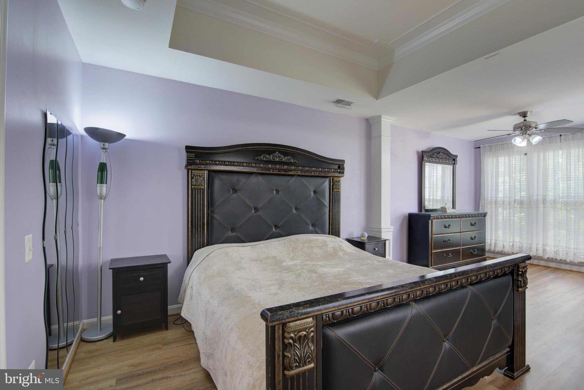 LOUDOUN PARKWAY CENTER - Residential