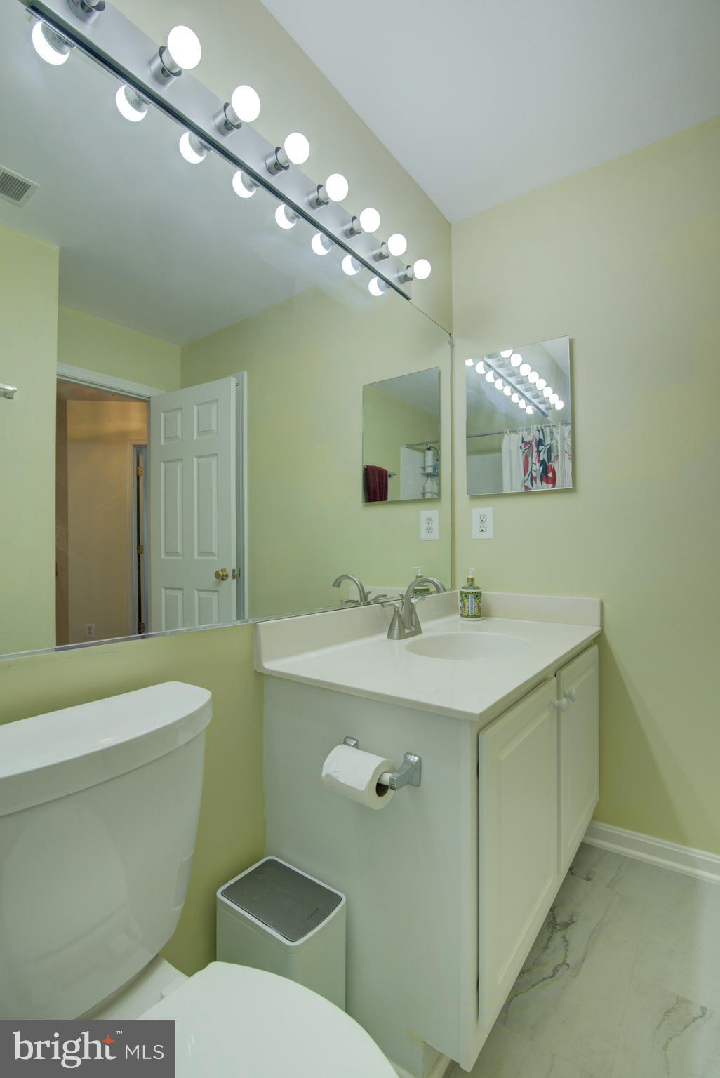LOUDOUN PARKWAY CENTER - Residential