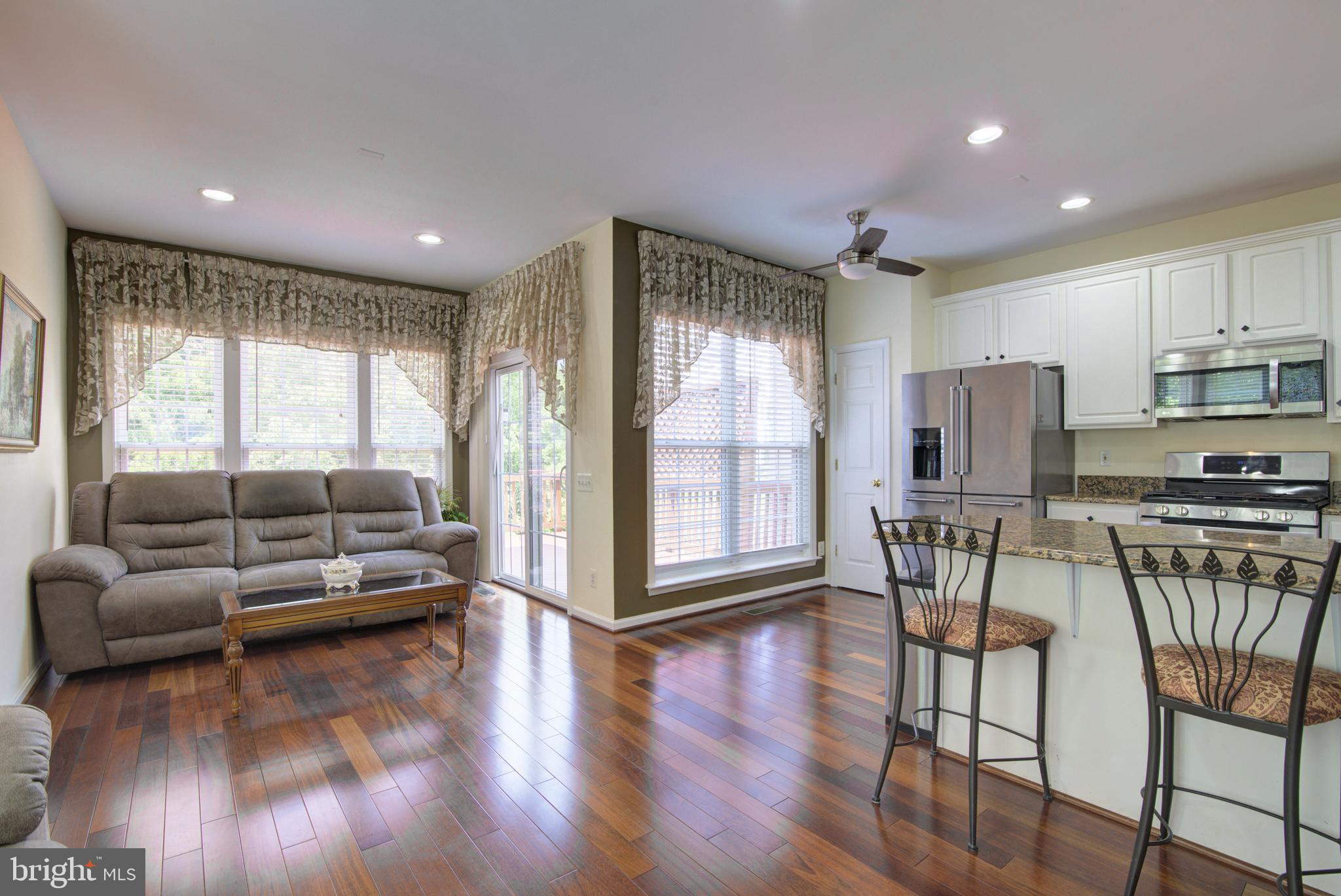 LOUDOUN PARKWAY CENTER - Residential