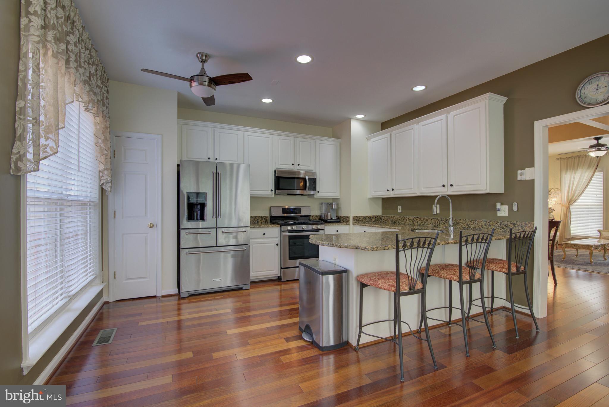 LOUDOUN PARKWAY CENTER - Residential