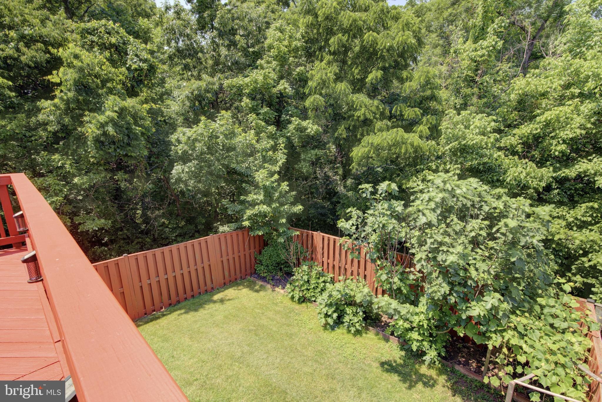 LOUDOUN PARKWAY CENTER - Residential