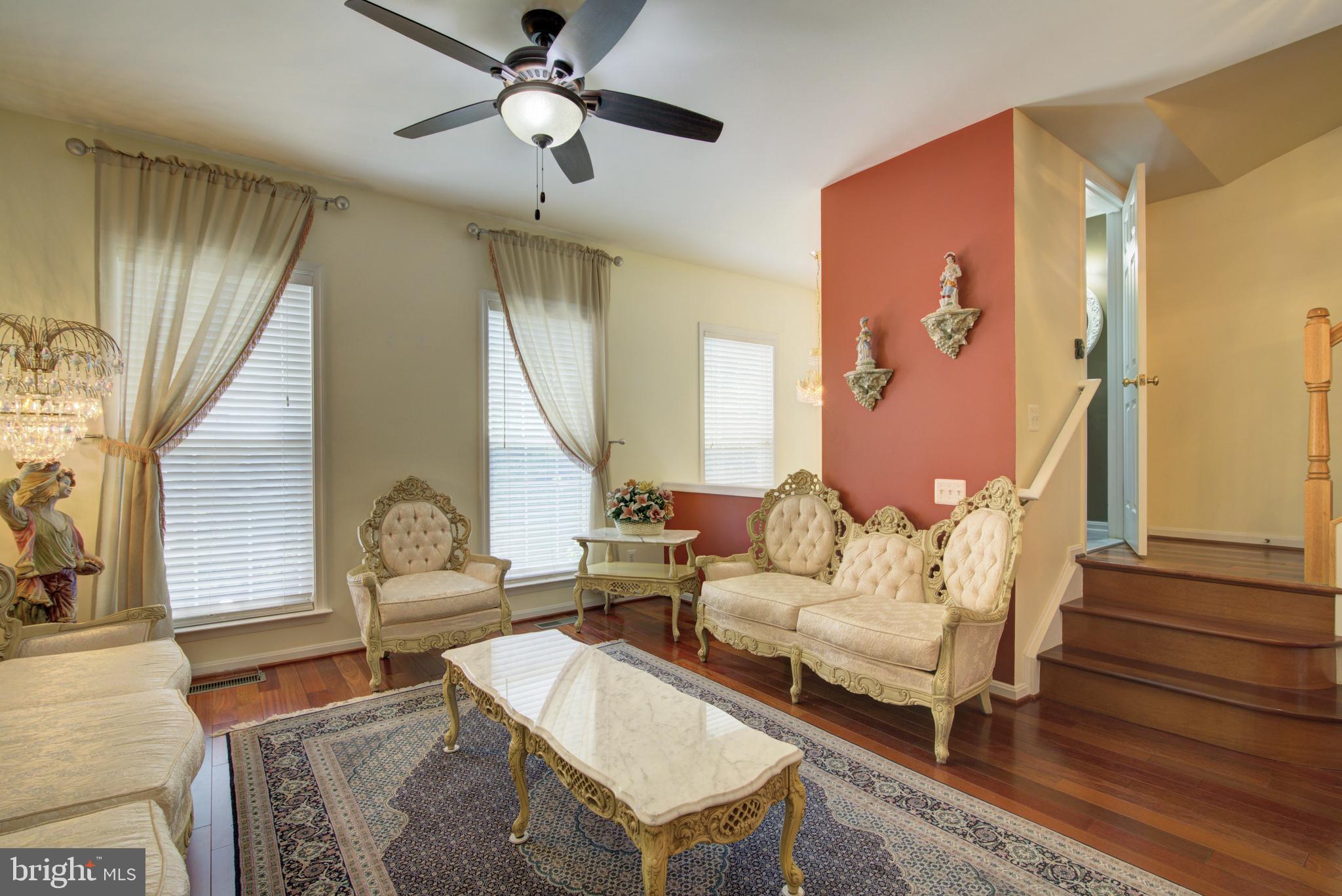 LOUDOUN PARKWAY CENTER - Residential