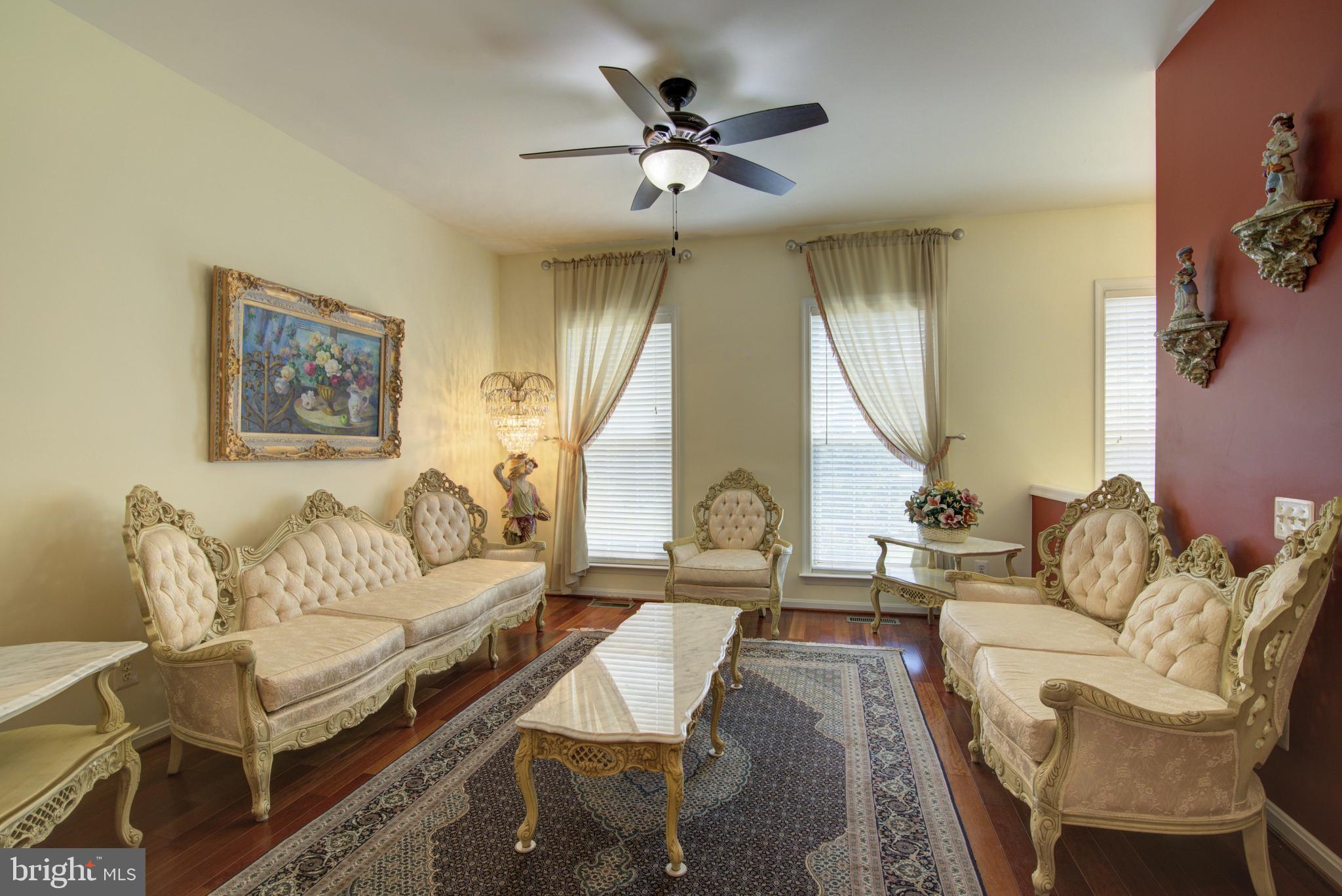 LOUDOUN PARKWAY CENTER - Residential