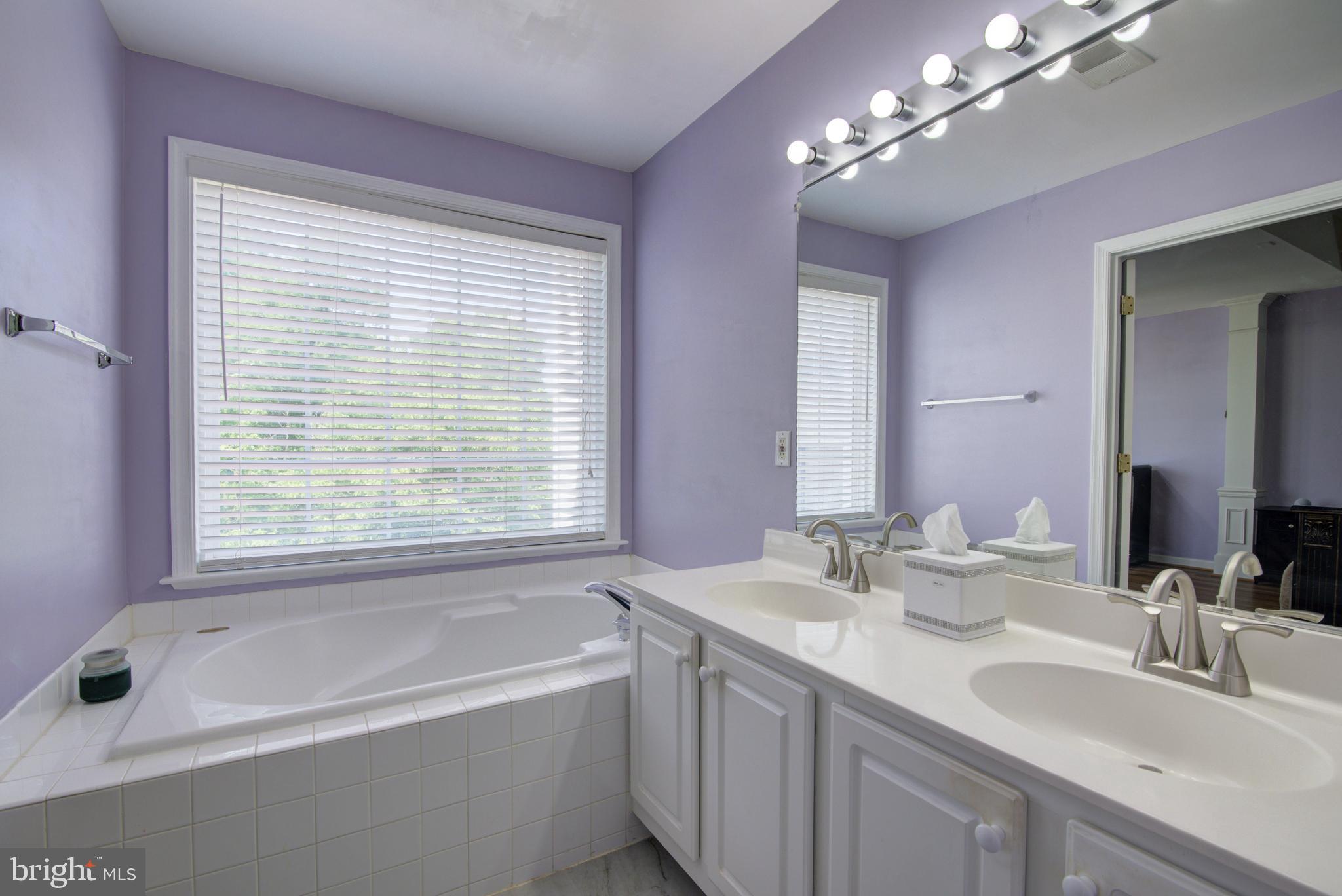 LOUDOUN PARKWAY CENTER - Residential