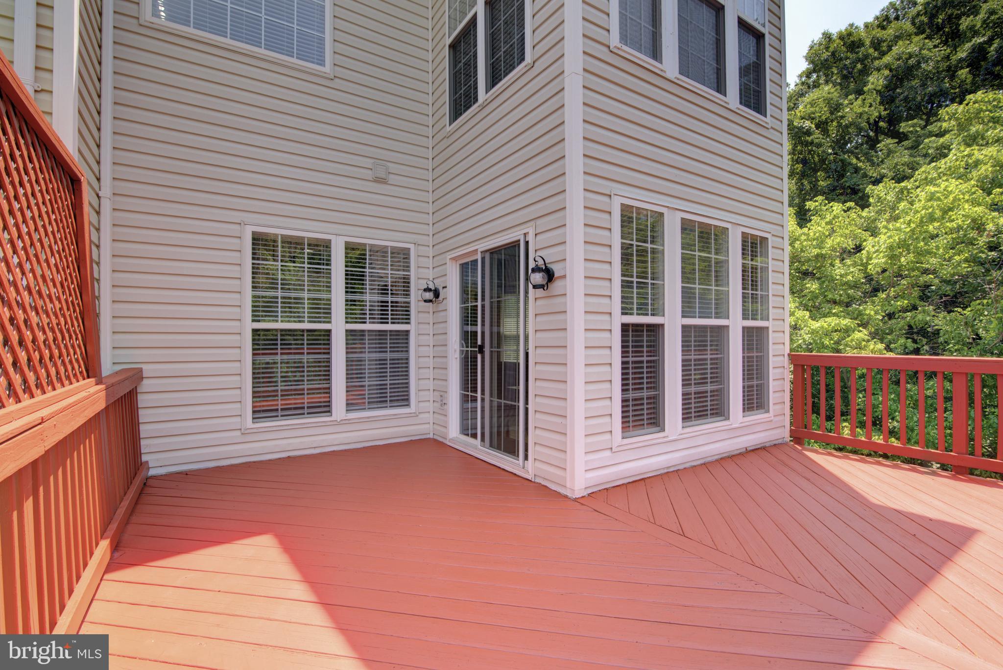 LOUDOUN PARKWAY CENTER - Residential