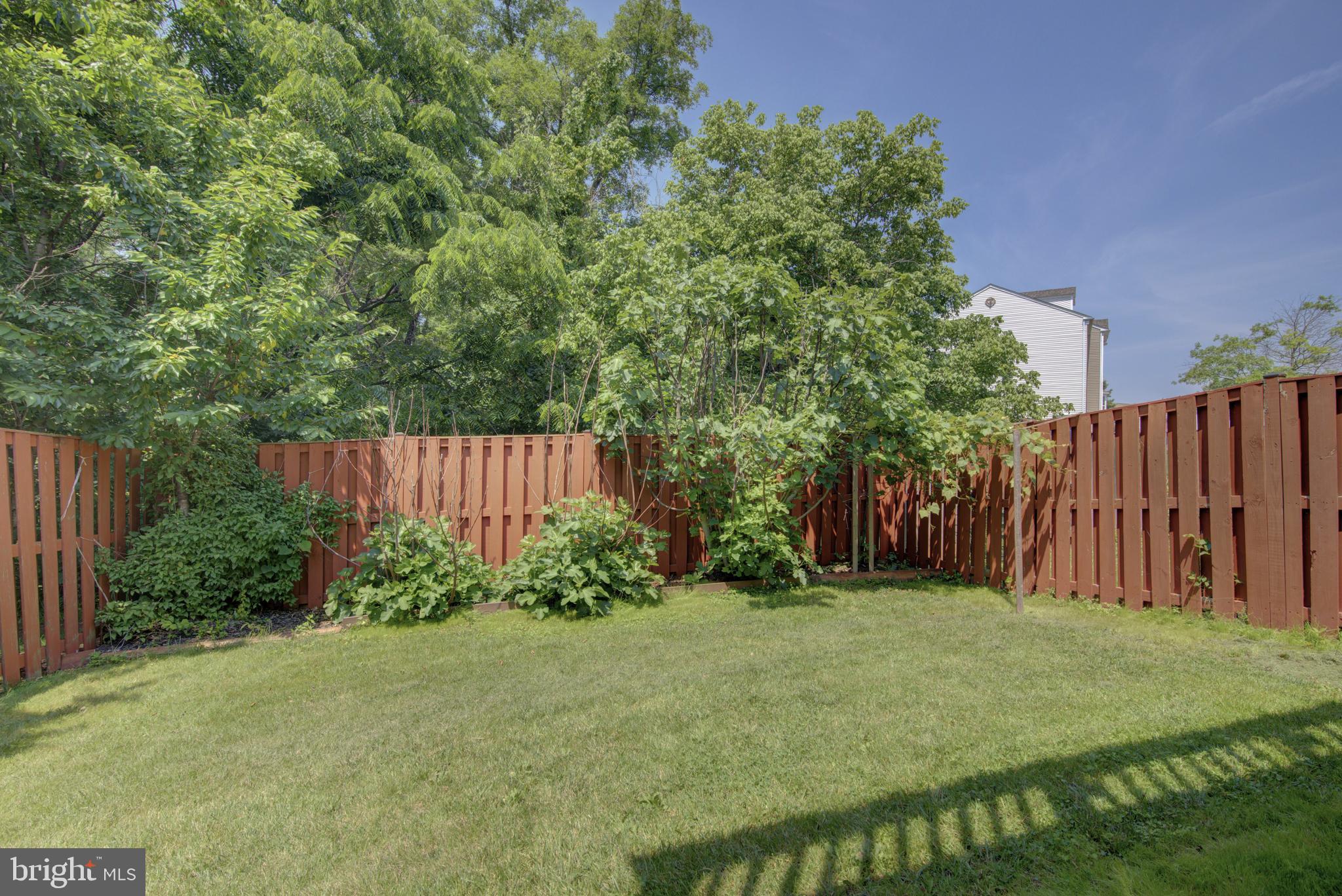 LOUDOUN PARKWAY CENTER - Residential