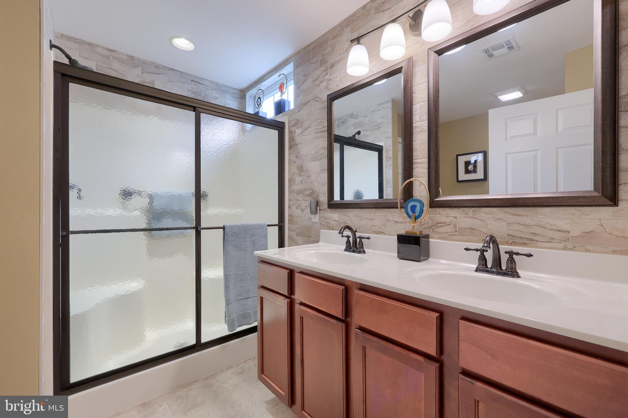 FOUR SEASONS AT ELM TREE - Residential