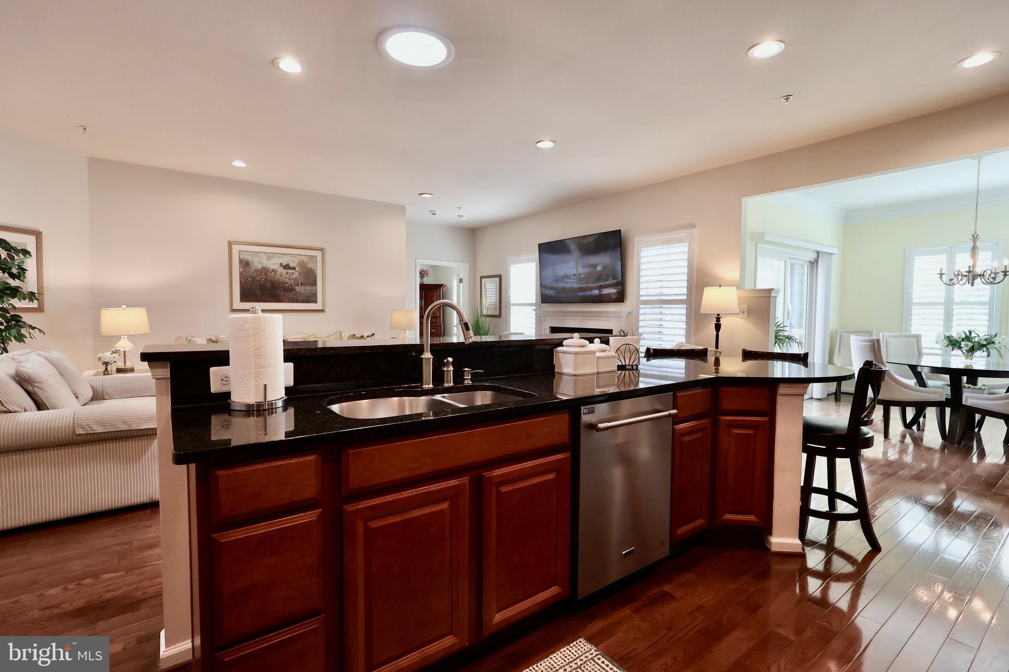 CREEKSIDE VILLAGE - Residential