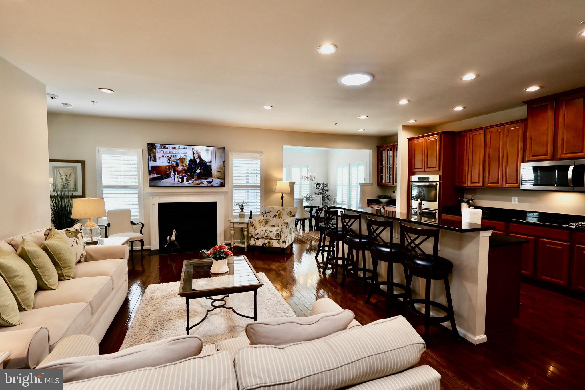 CREEKSIDE VILLAGE - Residential