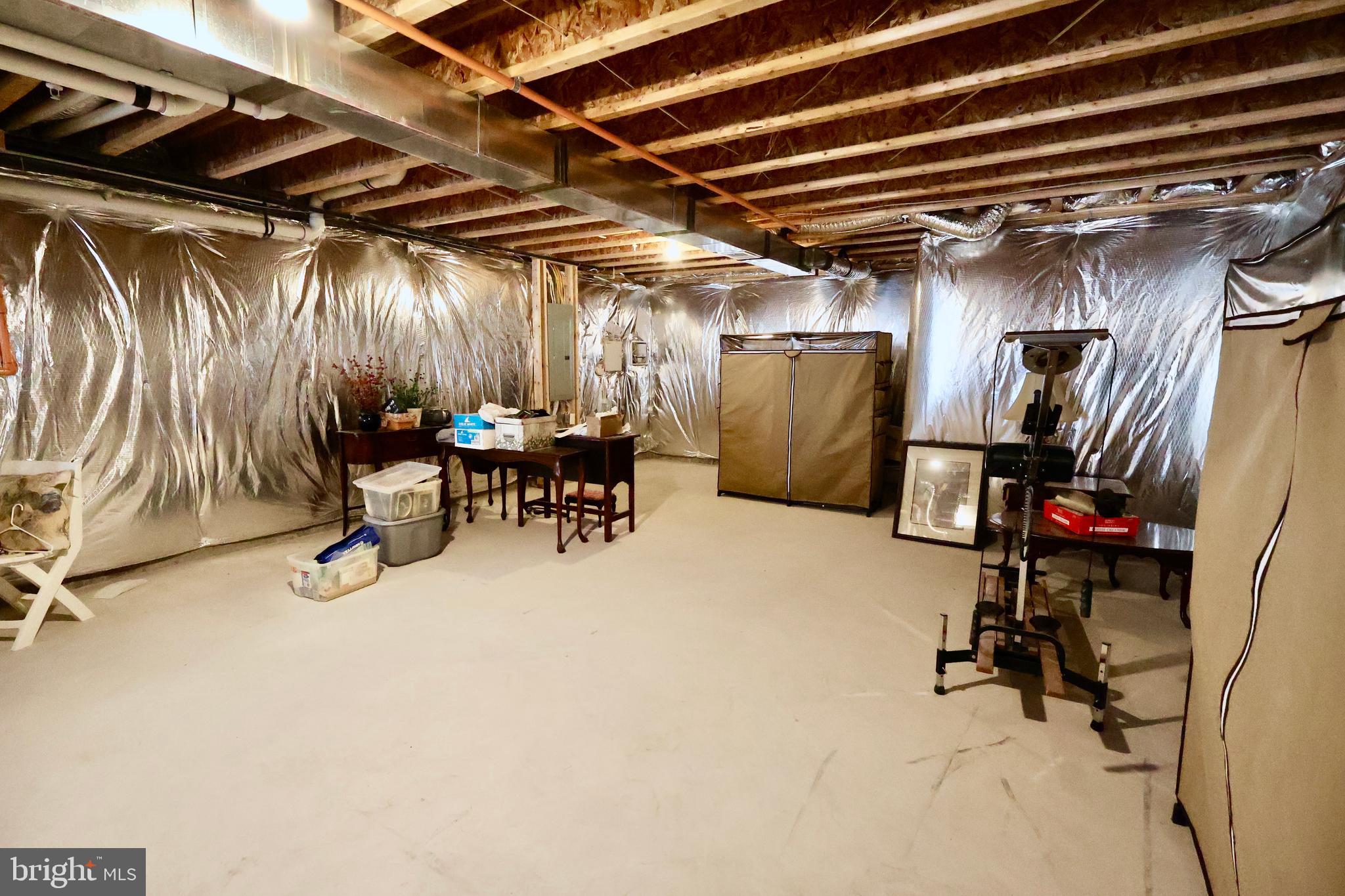 CREEKSIDE VILLAGE - Residential