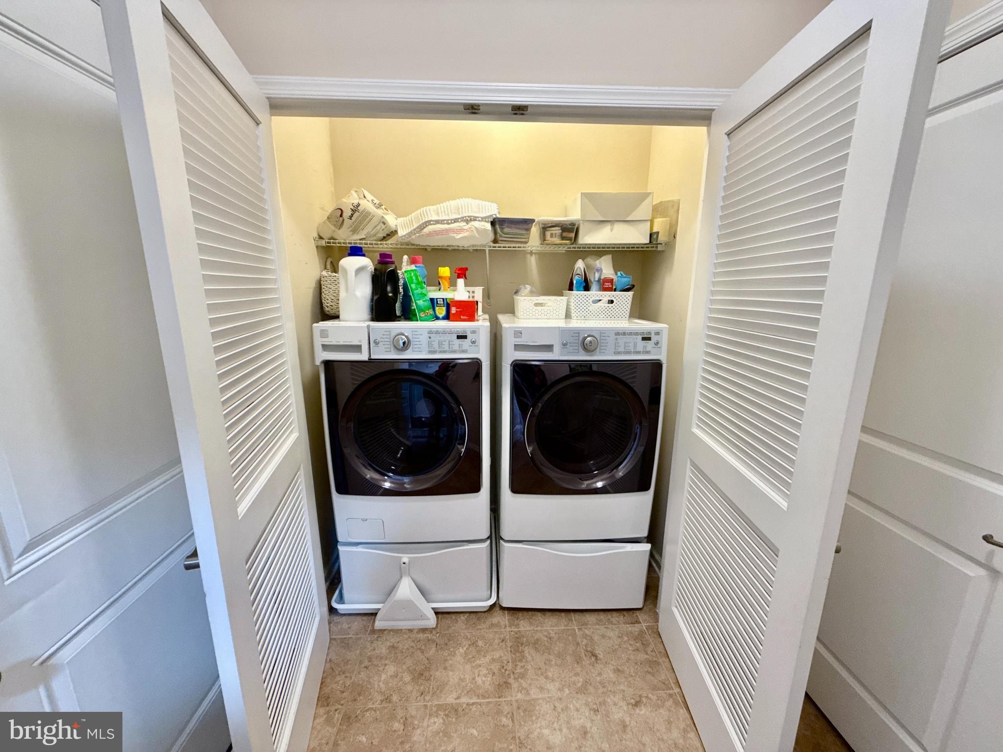 CREEKSIDE VILLAGE - Residential