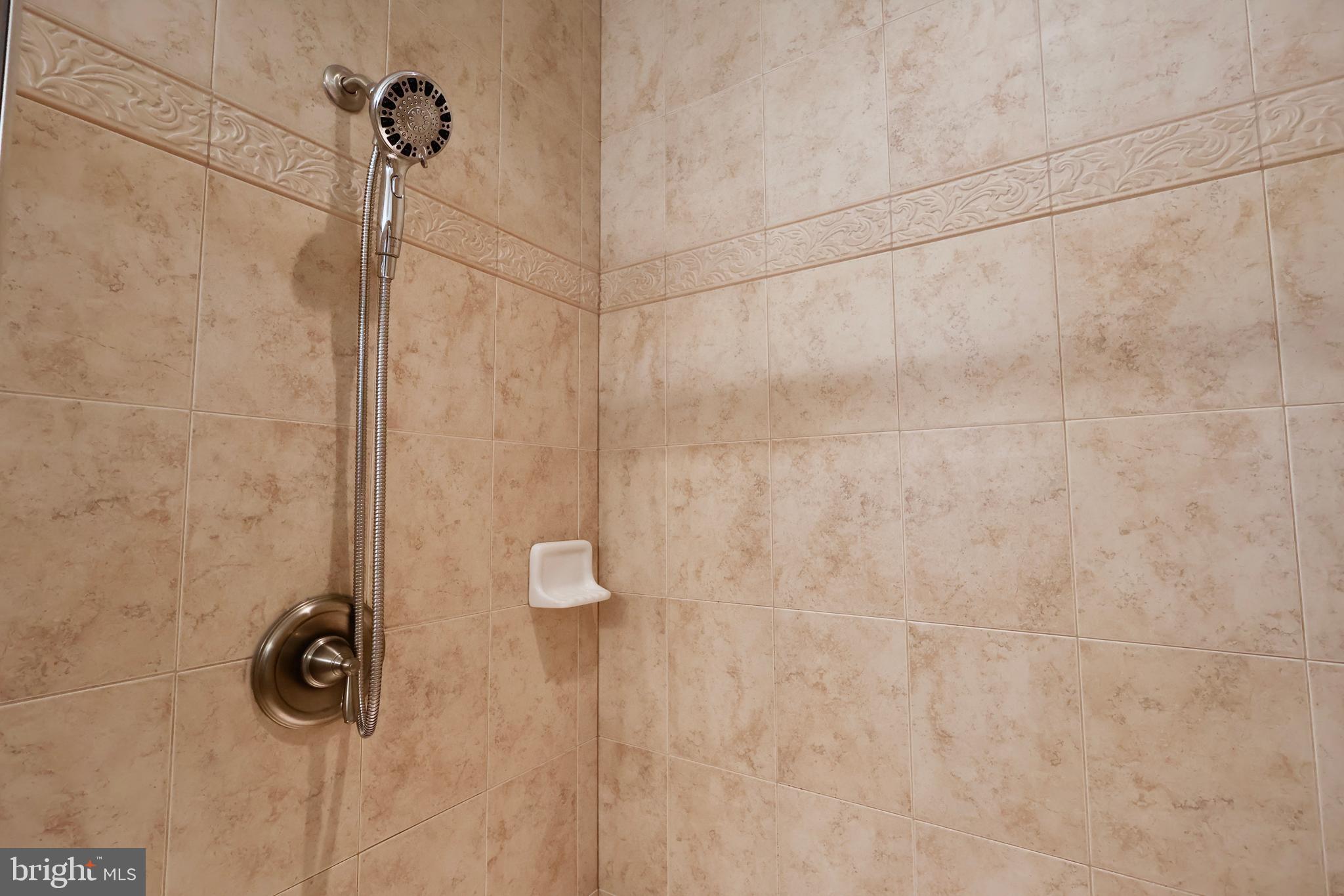 CREEKSIDE VILLAGE - Residential