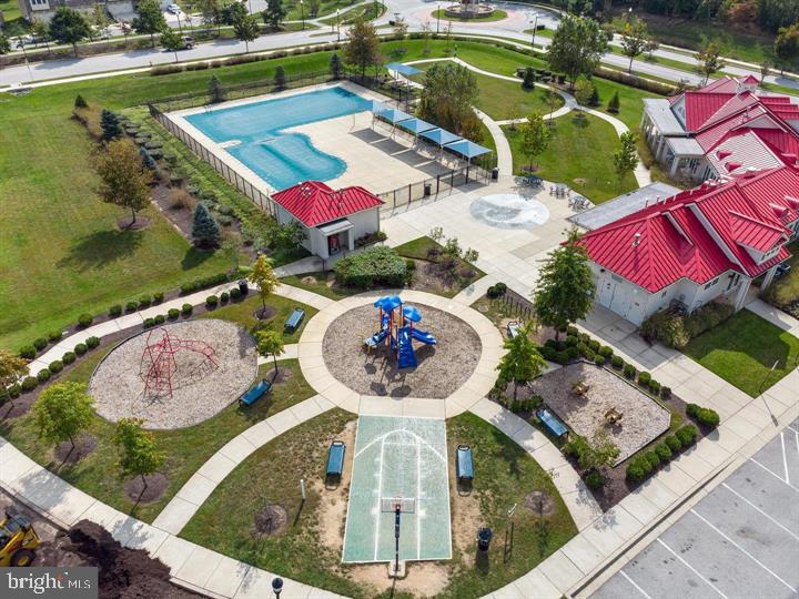 CREEKSIDE VILLAGE - Residential