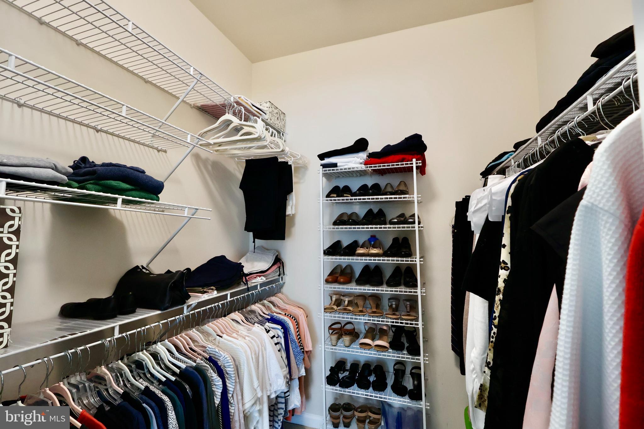 CREEKSIDE VILLAGE - Residential