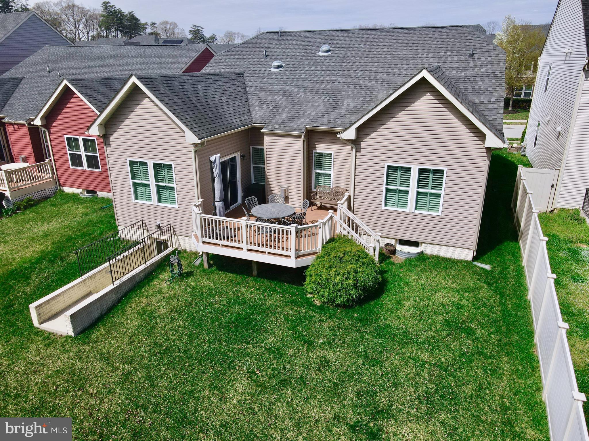 CREEKSIDE VILLAGE - Residential