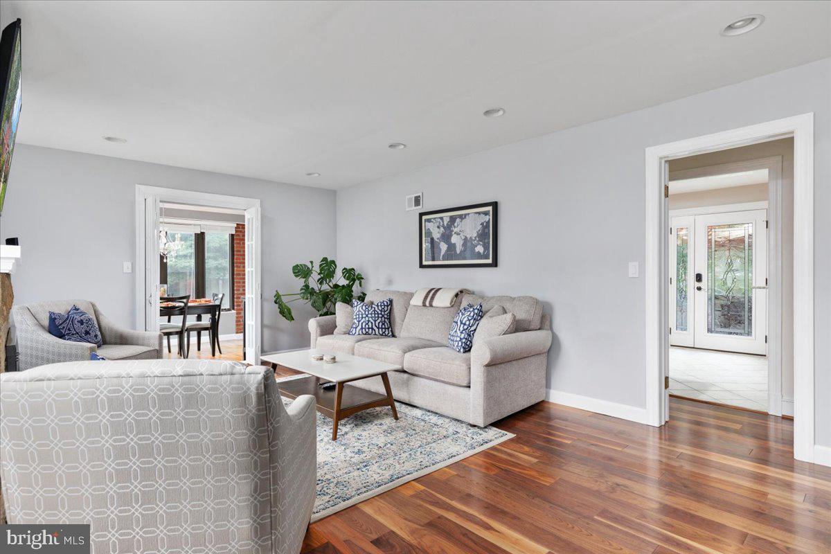 WILLET HEIGHTS - Residential