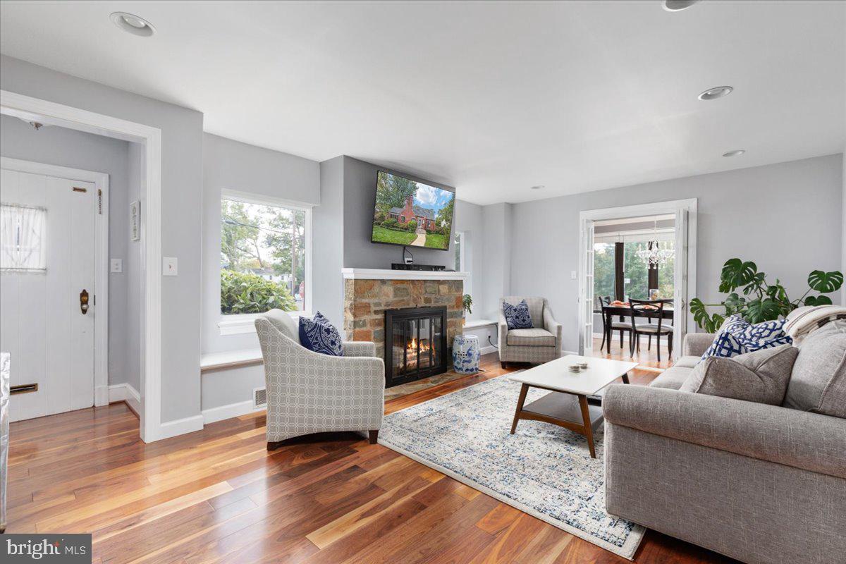 WILLET HEIGHTS - Residential