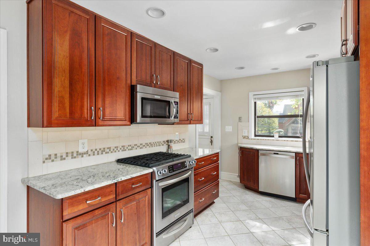 WILLET HEIGHTS - Residential