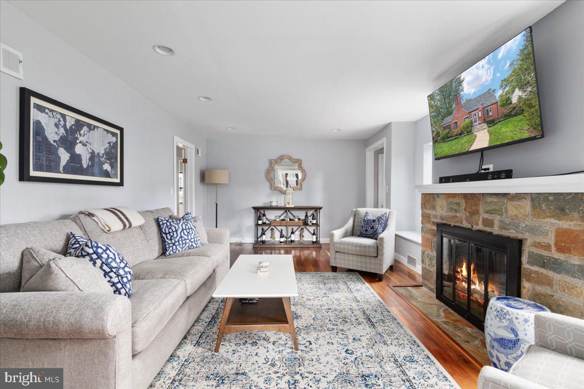 WILLET HEIGHTS - Residential