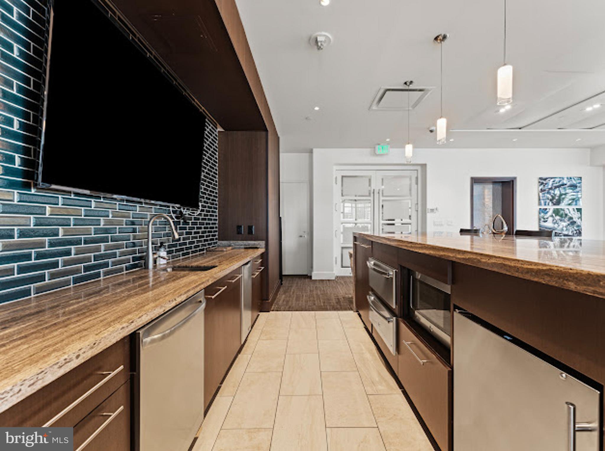 HARBORVIEW CONDOMINIUMS - Residential