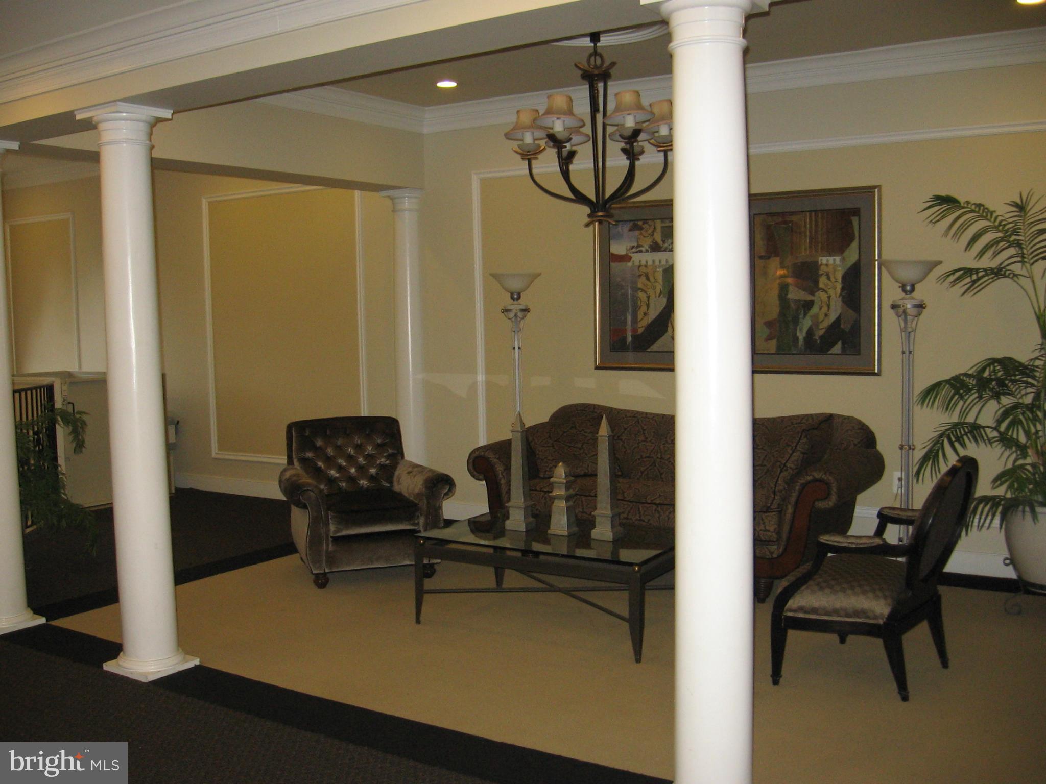 MAIN STREET - Residential