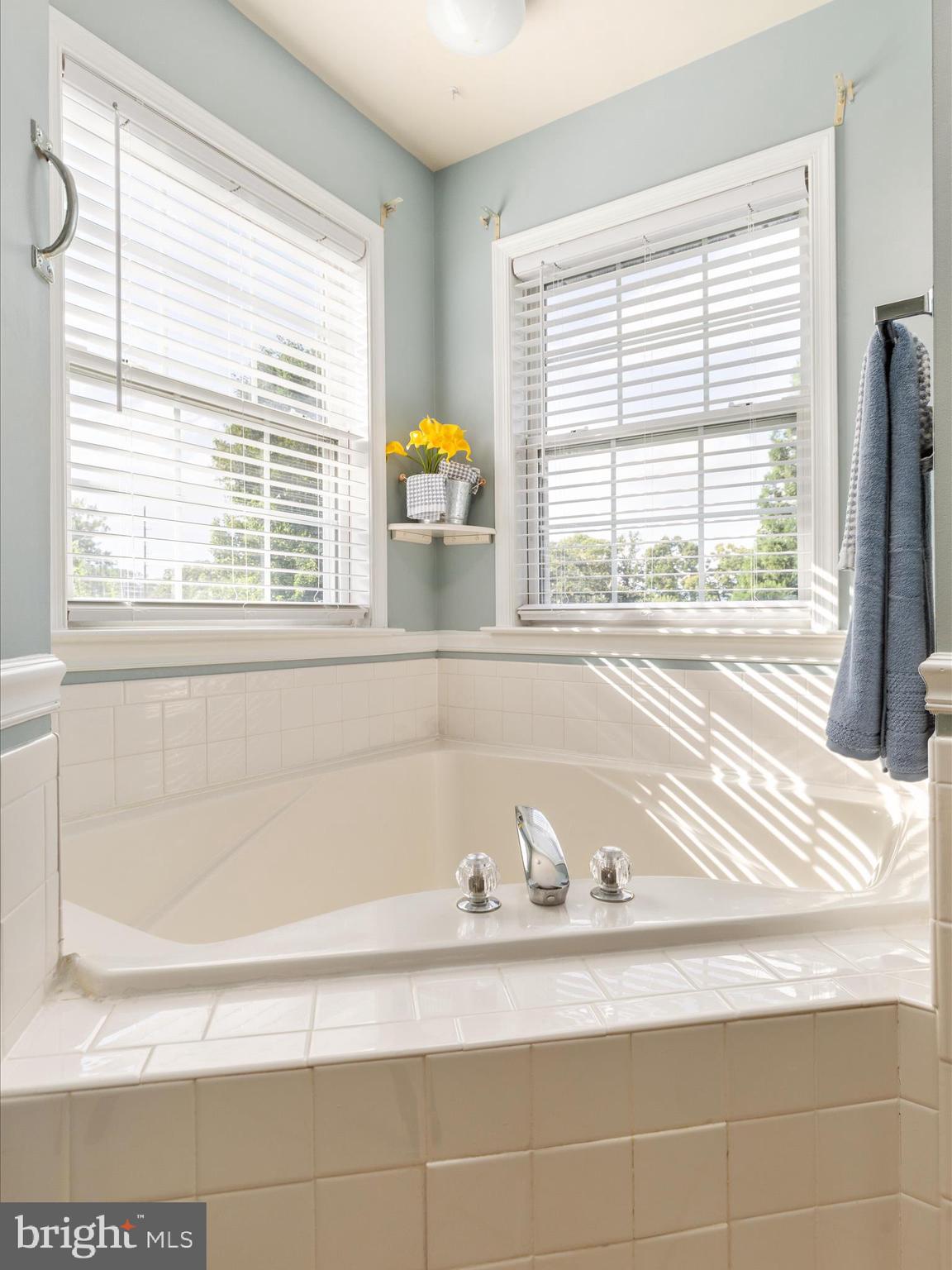 YORKVILLE - Residential