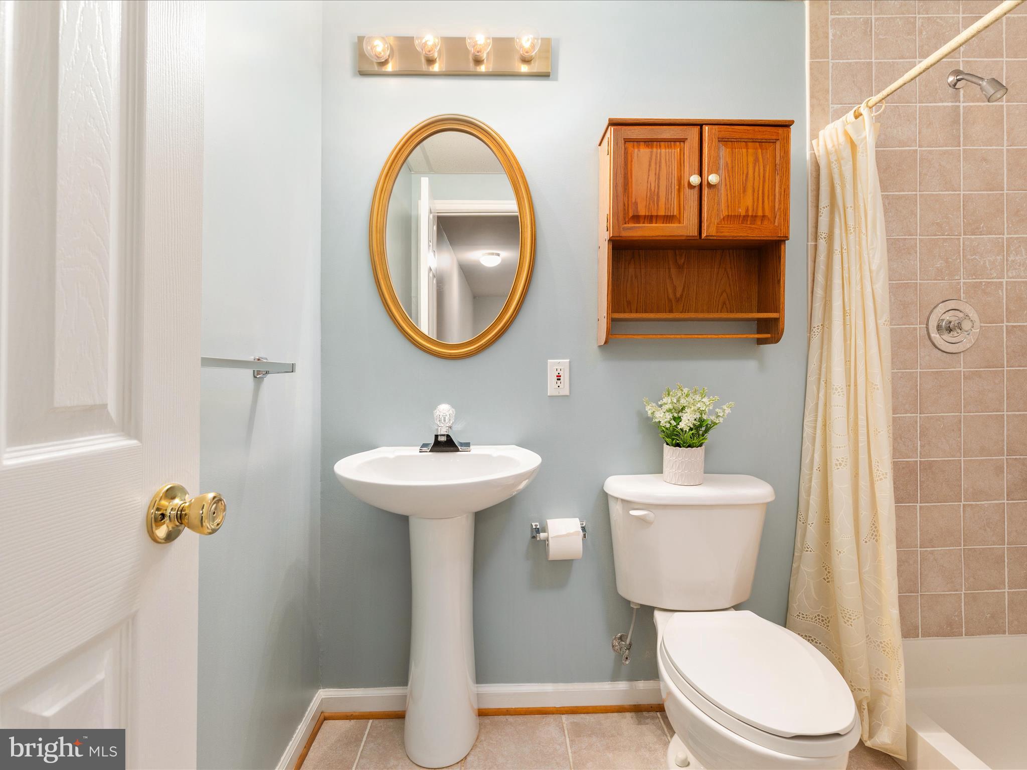 YORKVILLE - Residential