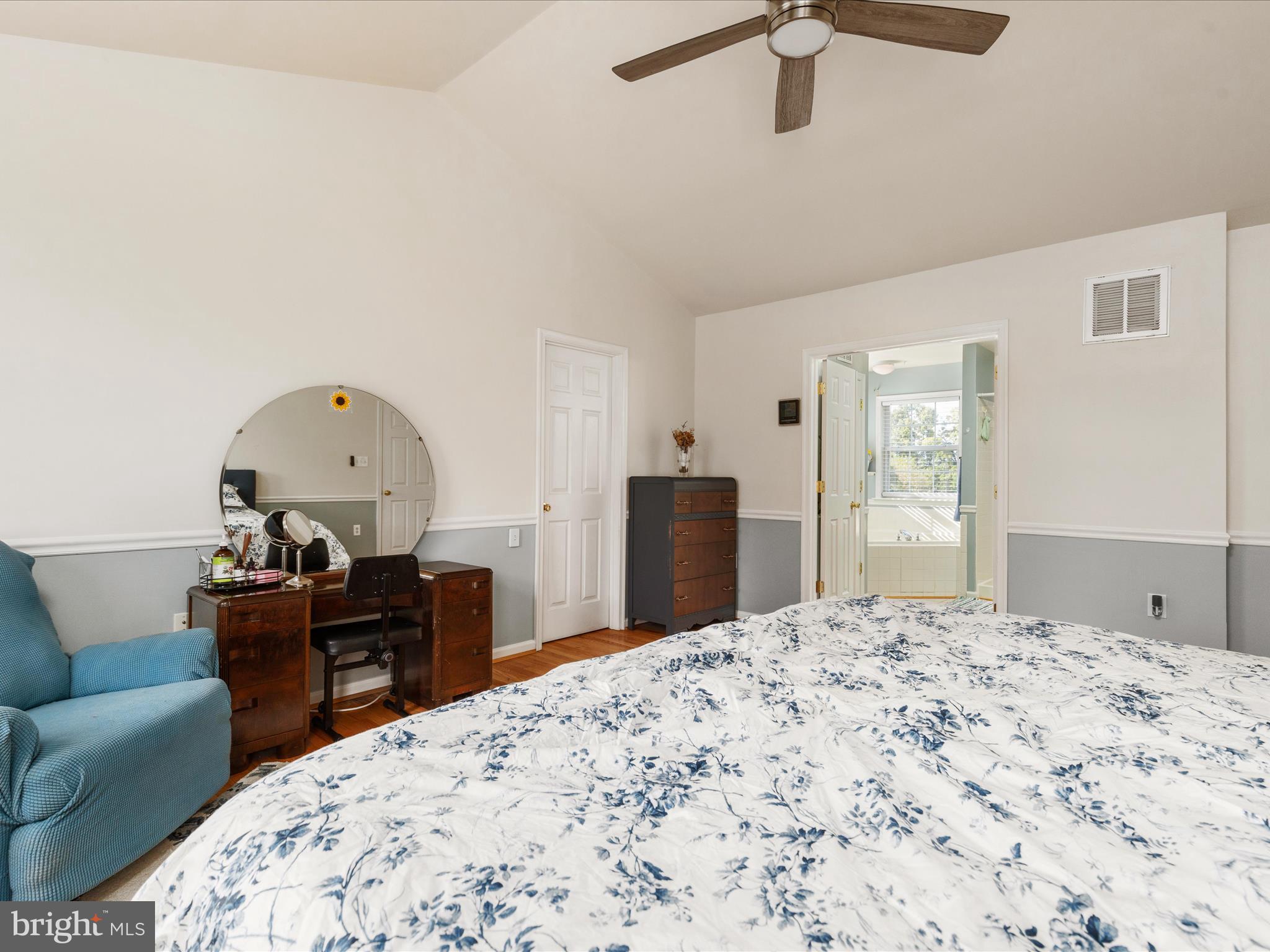 YORKVILLE - Residential