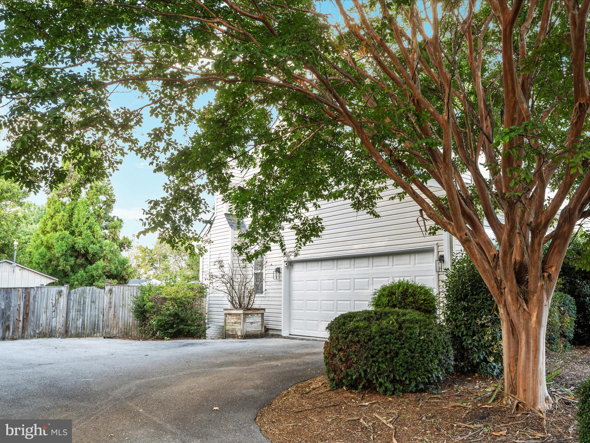 YORKVILLE - Residential