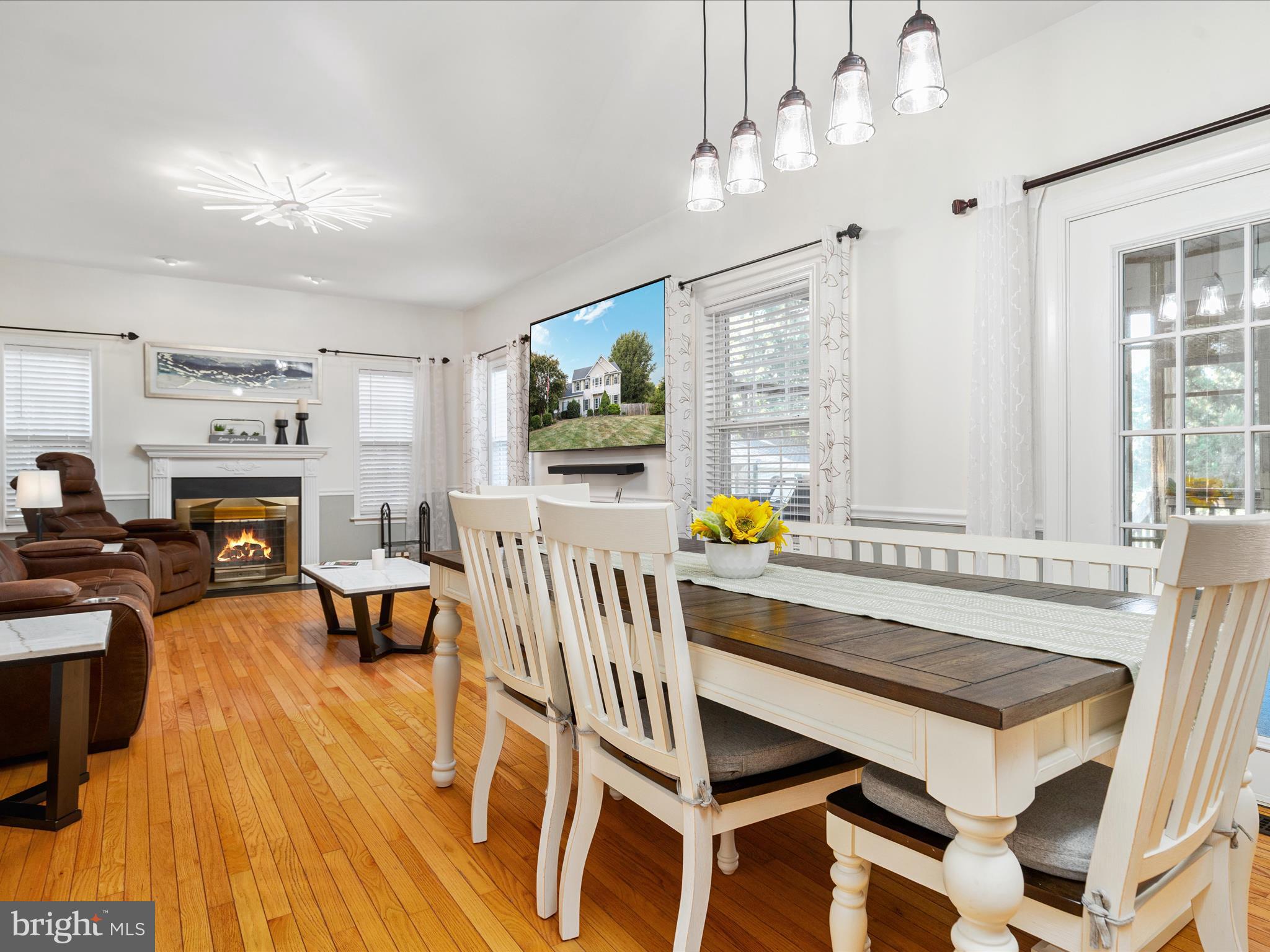 YORKVILLE - Residential