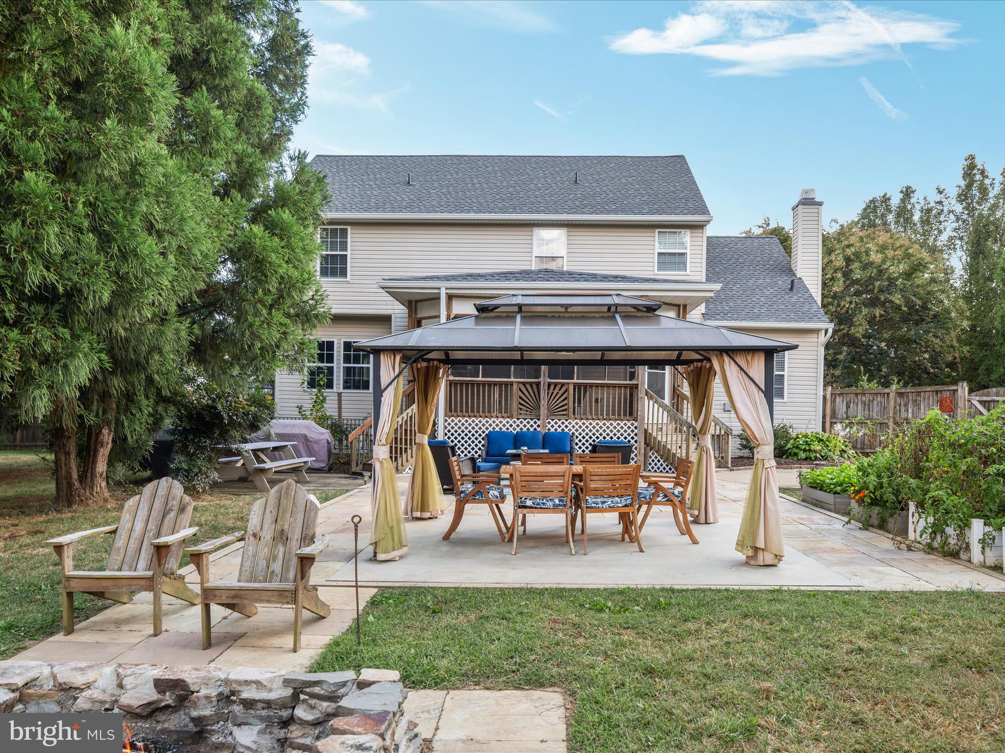 YORKVILLE - Residential