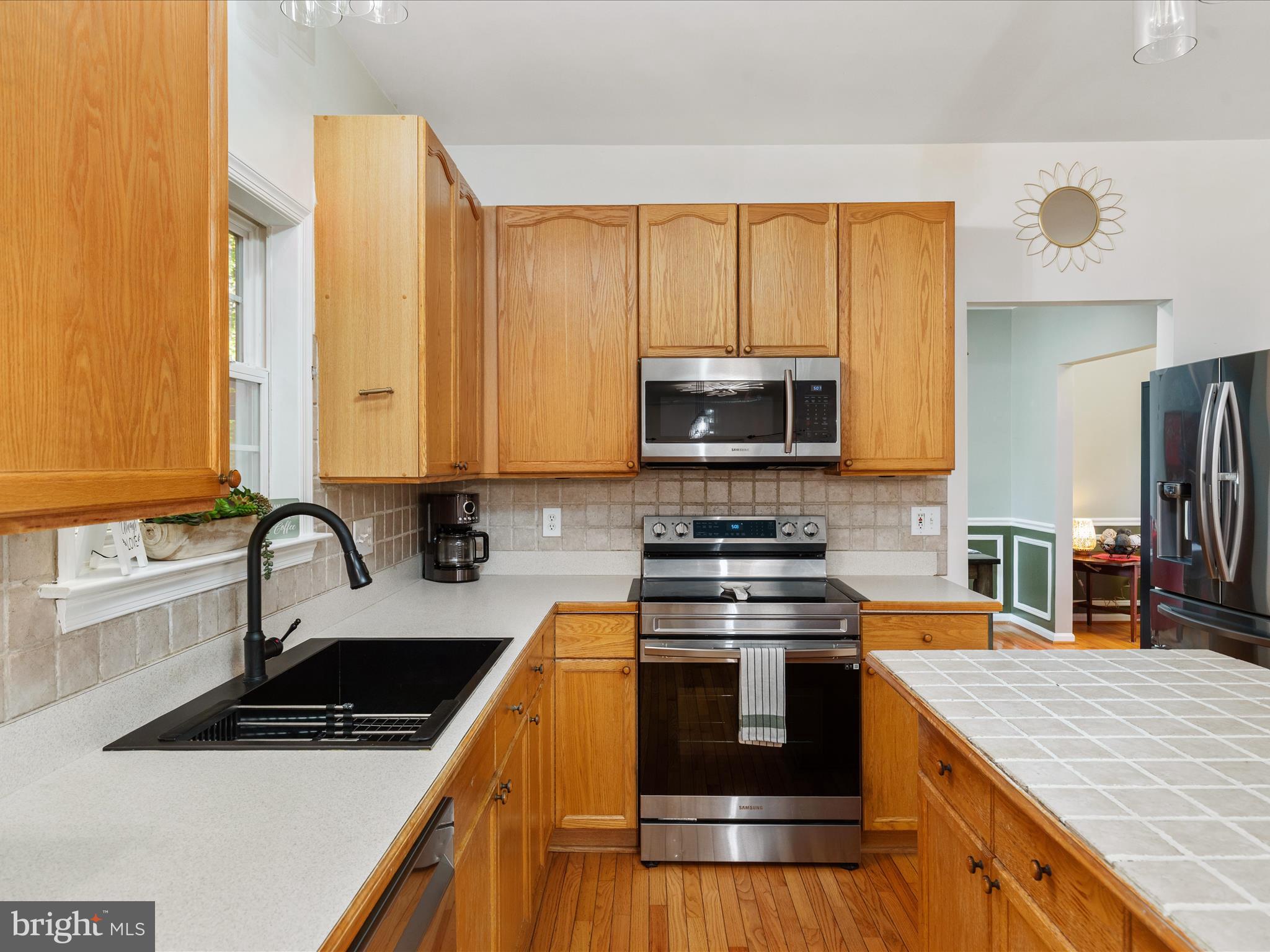 YORKVILLE - Residential