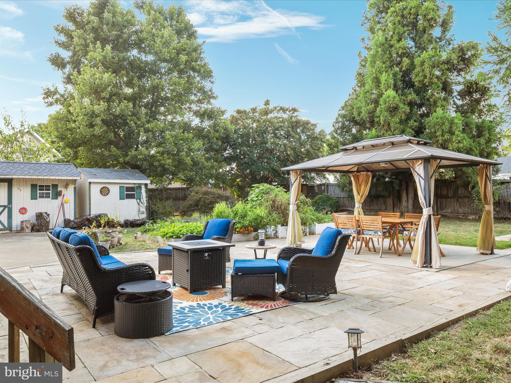 YORKVILLE - Residential