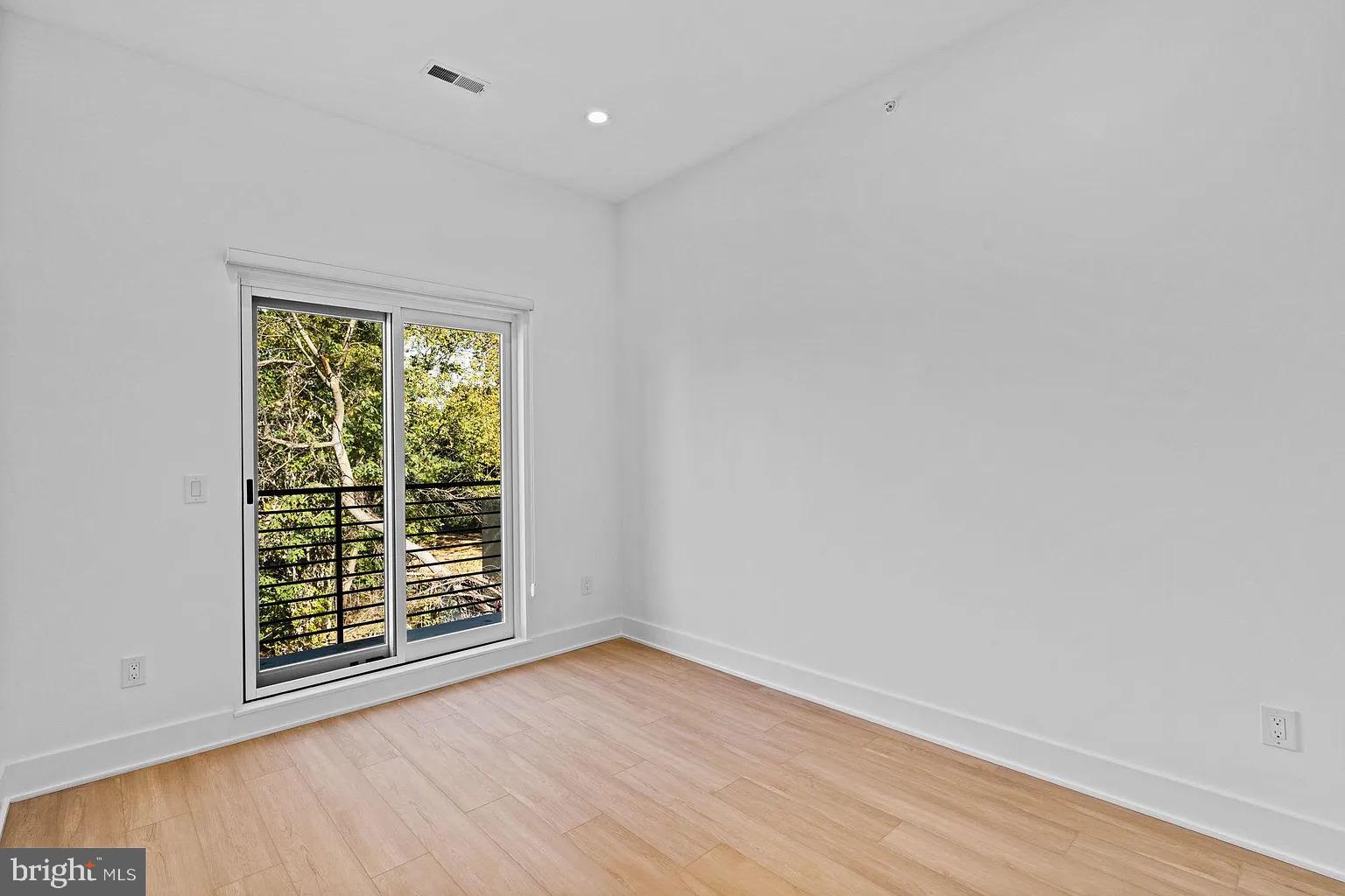 UNIVERSITY CITY - Residential Lease